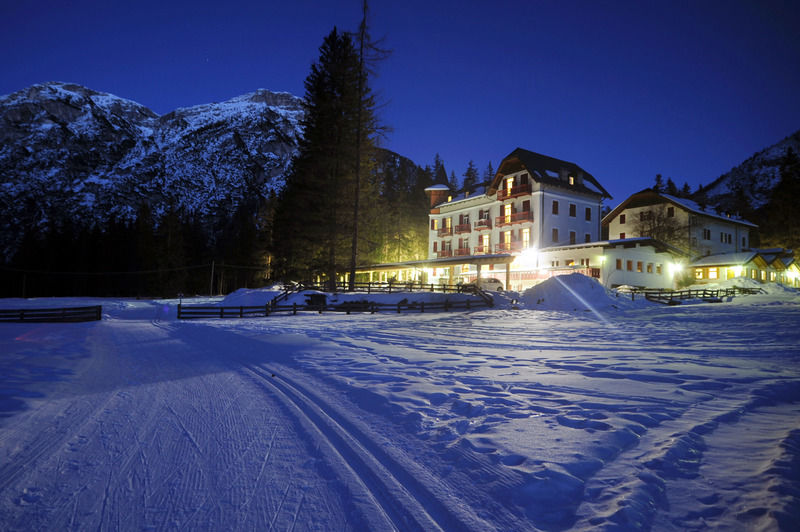 Hotel Croda Rossa Schluderbach Zewnętrze zdjęcie