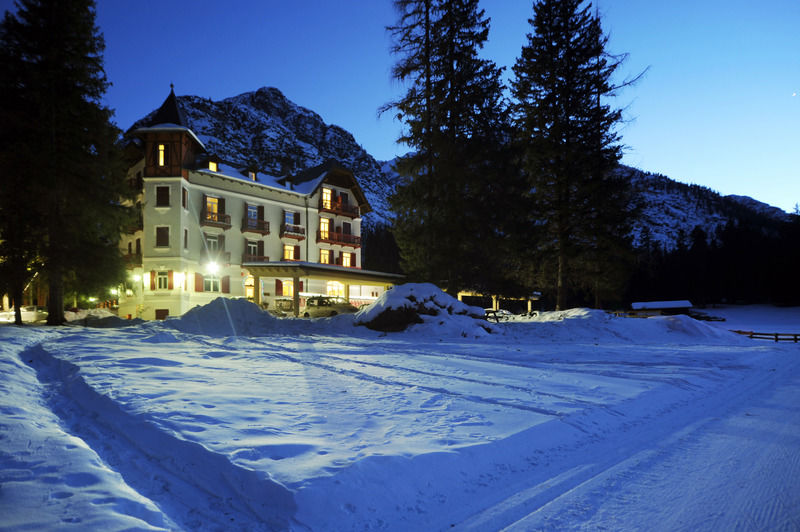 Hotel Croda Rossa Schluderbach Zewnętrze zdjęcie