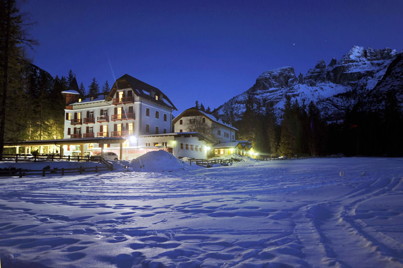 Hotel Croda Rossa Schluderbach Zewnętrze zdjęcie