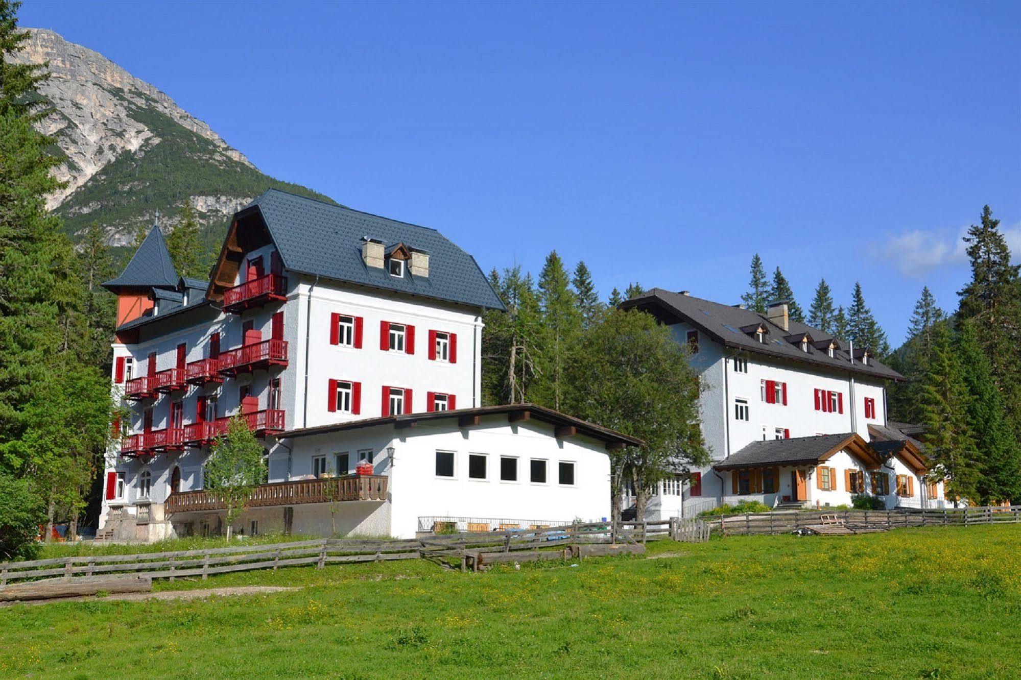Hotel Croda Rossa Schluderbach Zewnętrze zdjęcie